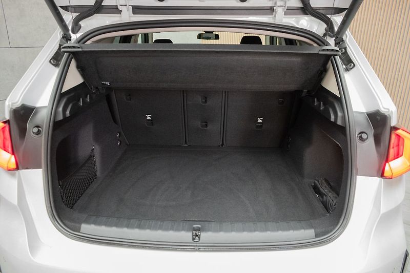 BMW X1 xDrive23d TAŽNÉ*2xKOLA*DPH*ČR* - fotka 43 z 46