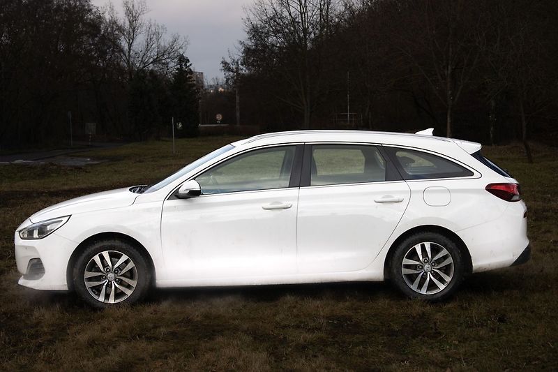 Hyundai i30 - fotka 8 z 29
