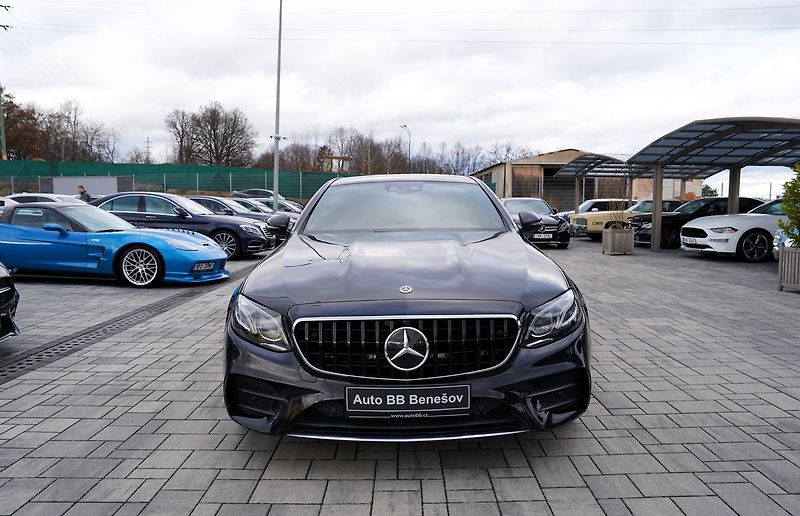 Mercedes-Benz Třídy E E 53 AMG 4Matic+/440PS - fotka 1 z 48