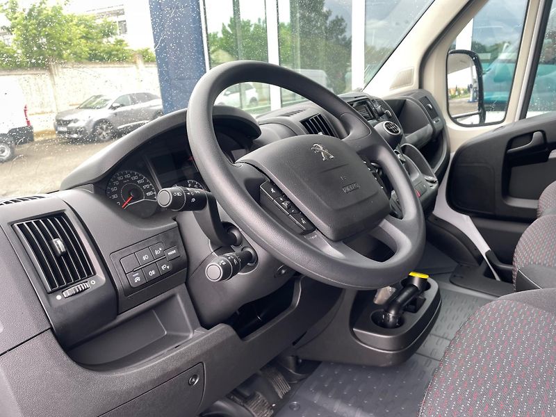 Peugeot Boxer (2024) Active 4350 L4H2 2,2 BHdi 165k - fotka 2 z 5