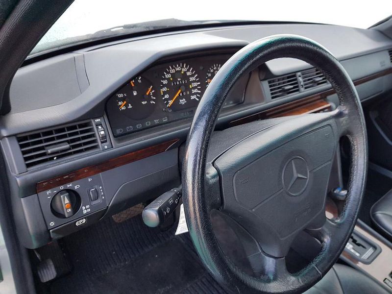 Mercedes-Benz Ostatní 300 CE-24CA KABRIO - fotka 12 z 21