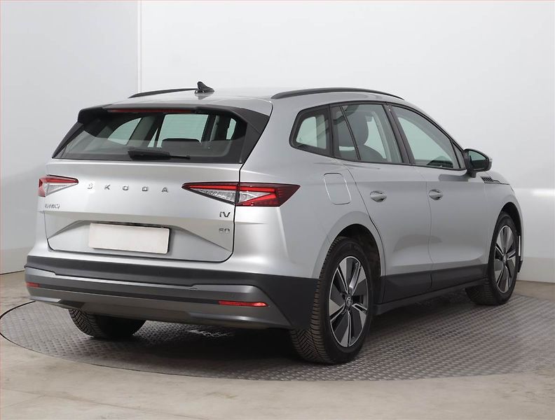 Škoda Enyaq (2023) Suite iV 60 (62 kWh), SoH 90% - fotka 5 z 22