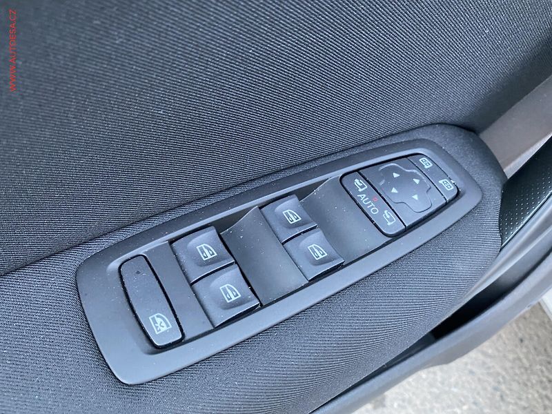 Renault Mégane (2017) 1.2TCe, ČR, autoAC, temp - fotka 13 z 15
