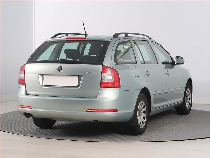 Škoda Octavia (2013) 1.6 TDI, po STK, jezdí výborně - fotka 5 z 14