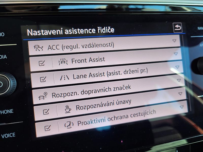 Volkswagen Passat SEDAN 2.0 TDi ELEGANCE *ČR - fotka 21 z 48