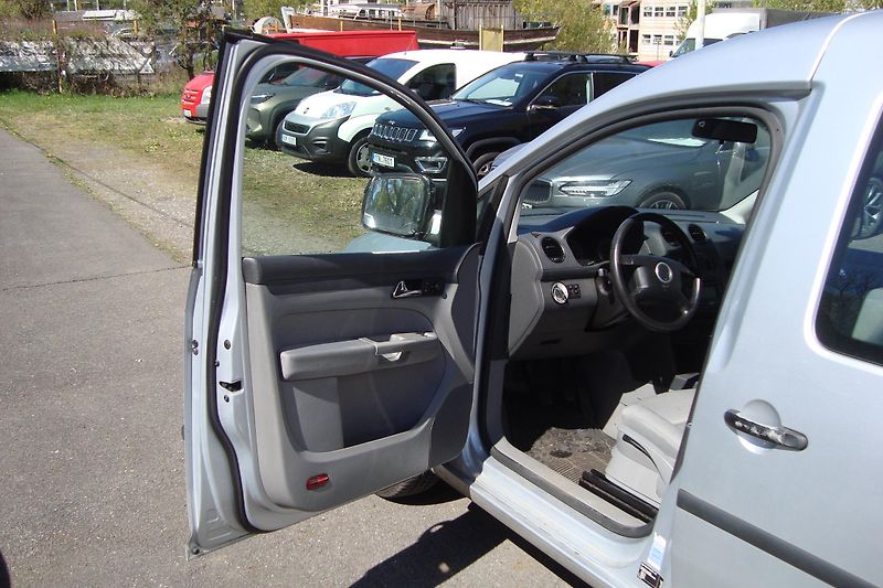 Volkswagen Caddy (2006) LIFE 1.9 TDi, STK+ME 5/2027 - fotka 21 z 52