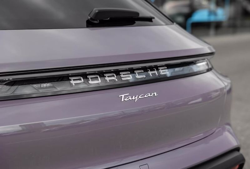 Porsche Taycan Sport Turismo ACC 360 BOSE Mat - fotka 7 z 20