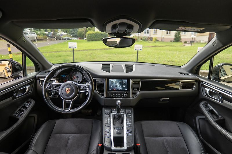 Porsche Macan S 3.0 V6 Alcantara 1. majitel - fotka 13 z 31