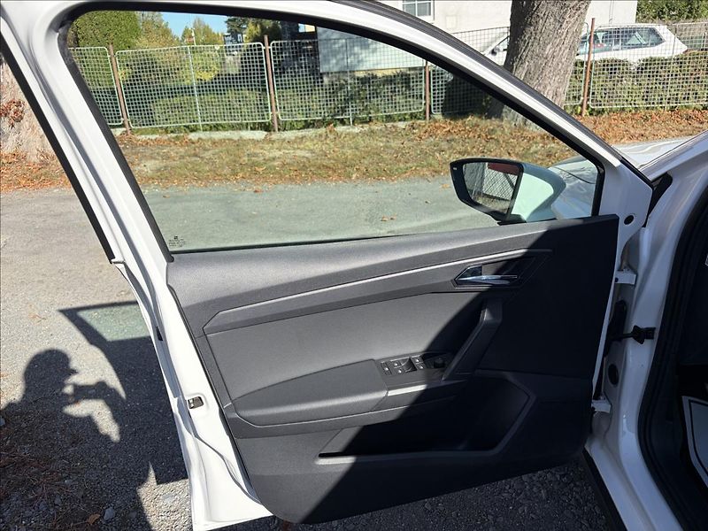 Seat Arona 1,0 TSi DPH  ParkPilot,LED,Kes - fotka 10 z 50