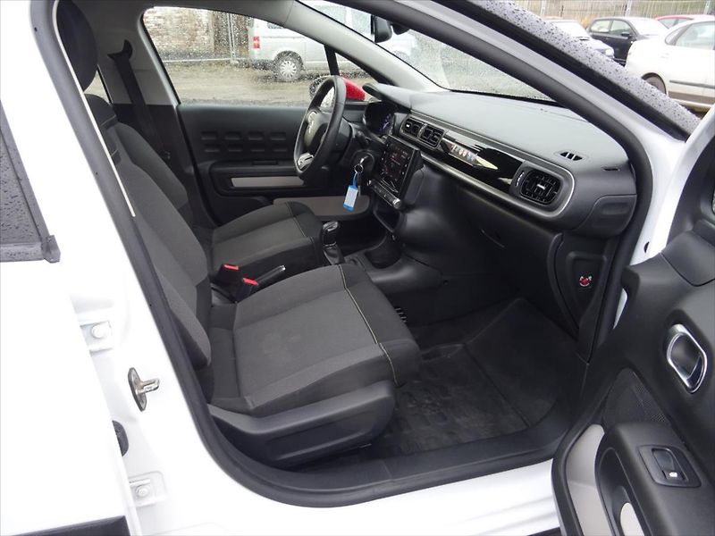 Citroën C3 1,2 PureTech 61 kW - fotka 13 z 28