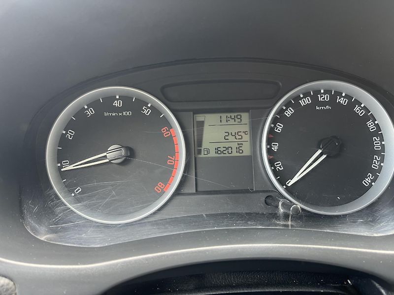 Škoda Fabia (2008) 1,2 i 51 Kw SPORT, ČR!!! - fotka 14 z 17