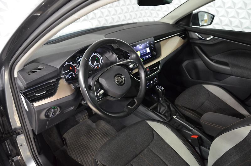 Škoda Scala (2023) 1.5TSI 110 Style AT - fotka 9 z 18