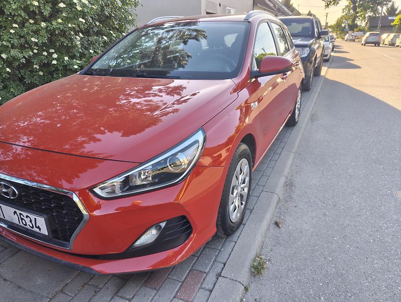 Hyundai i30 (2019) - fotka 2 z 13