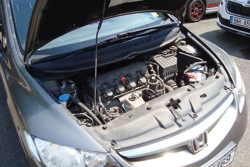 Honda Civic (2010) 1.8 i-vtec,ČR,1.Maj.Pra.servis - fotka 26 z 66