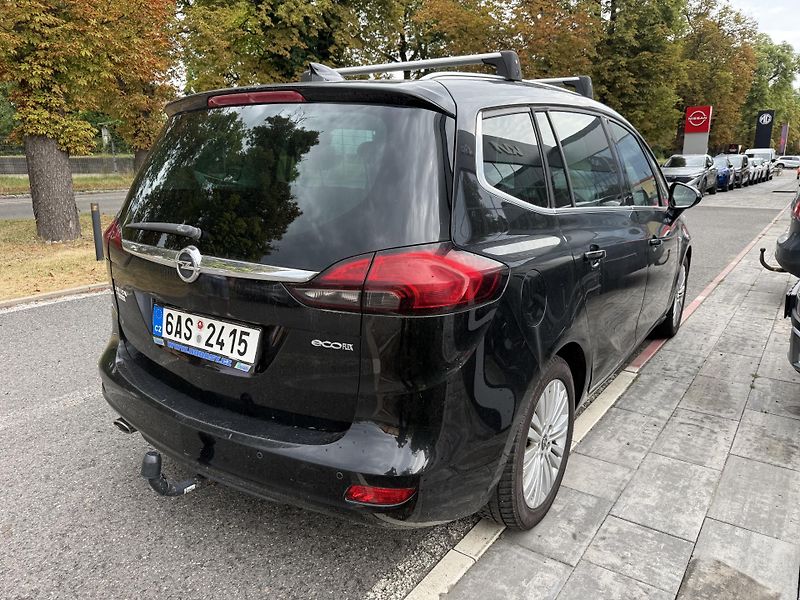 Opel Zafira 2.0 - fotka 10 z 10