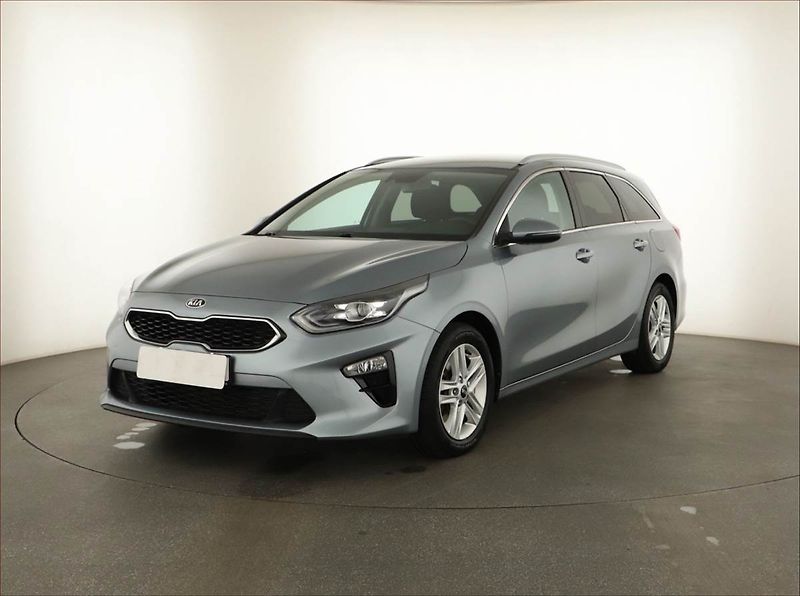 Kia Ceed (2021) 1.5 T-GDI MHEV, Automat, ČR - fotka 2 z 16
