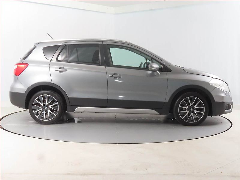 Suzuki SX4 S-Cross (2015) Premium 1.6 VVT AllGrip, 4X4 - fotka 6 z 14