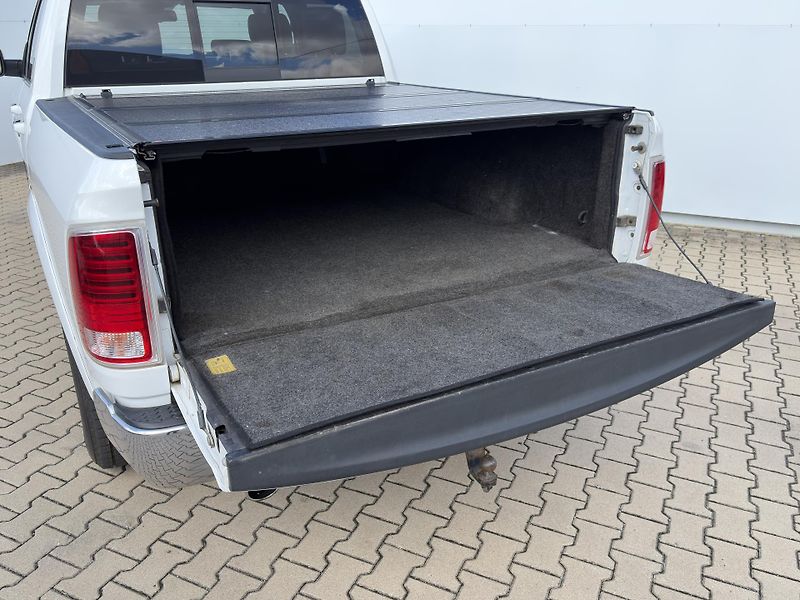 RAM 1500 (2016) Laramie V8 HEMI - fotka 6 z 40