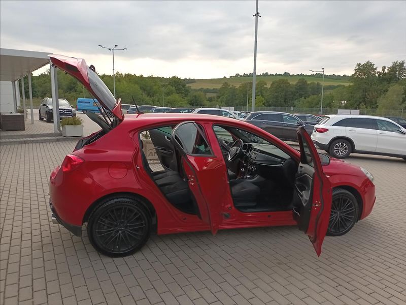 Alfa Romeo Giulietta 1,6 1.6 JTD,77KW,SPRINT,TAŽNÉ, - fotka 9 z 42
