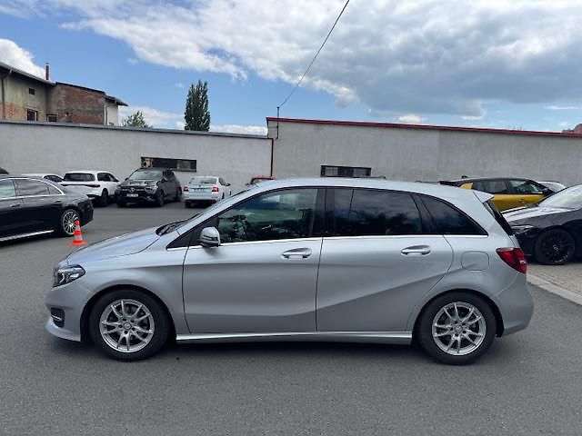 Mercedes-Benz Třídy B B 180 CDI - fotka 2 z 13
