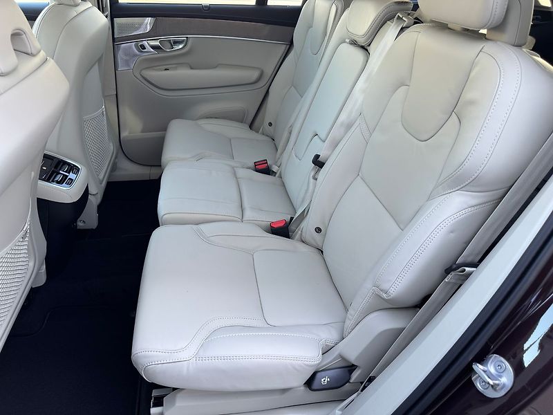 Volvo XC90 ULTRA B5, VZDUCH, B&W, 360° - fotka 11 z 25