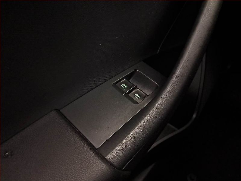 Škoda Rapid (2014) Ambition 1.2 TSI - fotka 17 z 17
