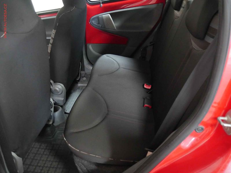 Citroën C1 (2010) 1.0 i, 1.maj,ČR, AC - fotka 10 z 14