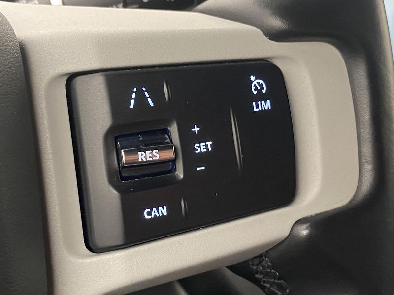 Land Rover Defender 110 D250 SE AWD AUT CZ - fotka 20 z 49