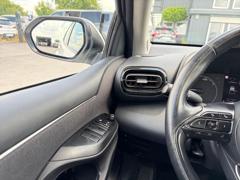 Toyota Yaris (2023) COMFORT TECH 1.5HYBRID 68kW CZ - fotka 11 z 11