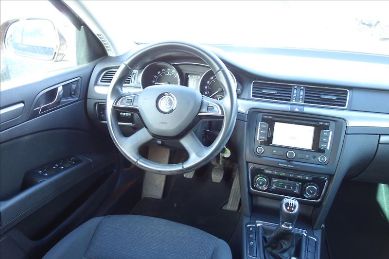 Škoda Superb 2,0 TDi 103KW,ČR,ACTIVE,4x4. - fotka 19 z 35