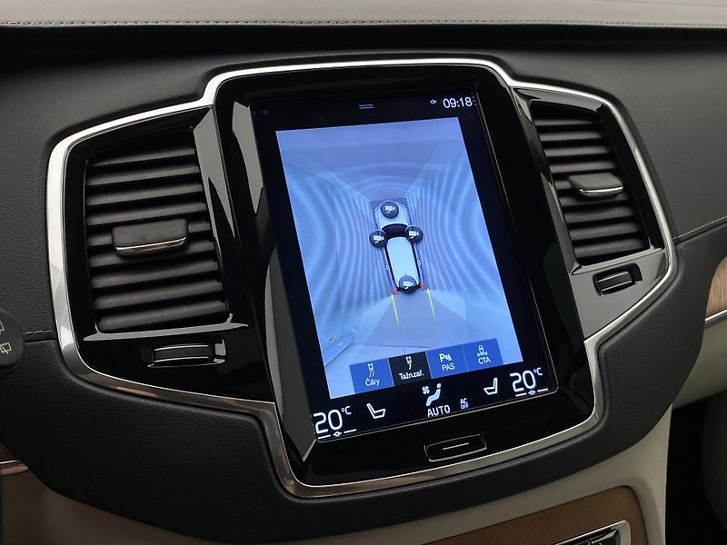 Volvo XC90 D5 AWD INSCRIPTION REZERVACE - fotka 51 z 56
