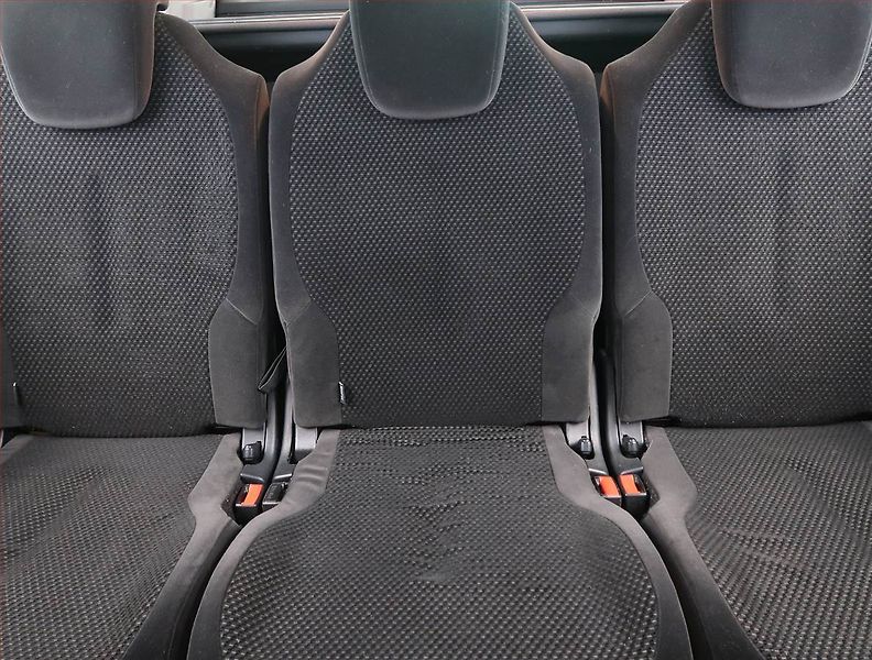Citroën C4 Picasso (2007) 1.6 HDi, Automat, 7 míst - fotka 10 z 21