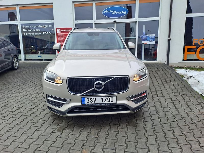 Volvo XC90 (2016) 2,0 D5 AWD DRIVE-E INSCRIPTION - fotka 2 z 35