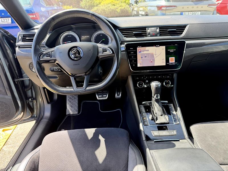 Škoda Superb (2018) 2.0 TDI 140kW DSG 4x4 SPORT!!! - fotka 13 z 32