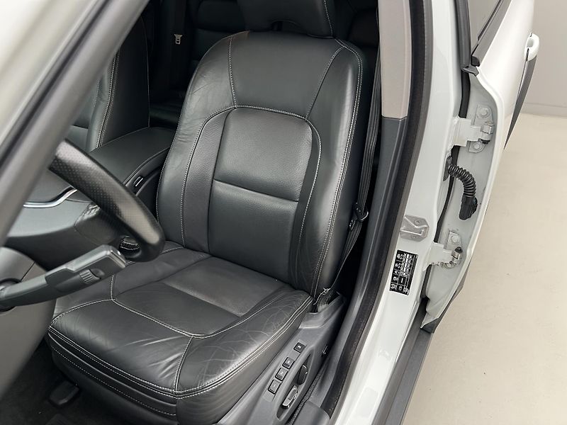 Volvo XC70 D4 SUMMUM AUT  - fotka 16 z 40