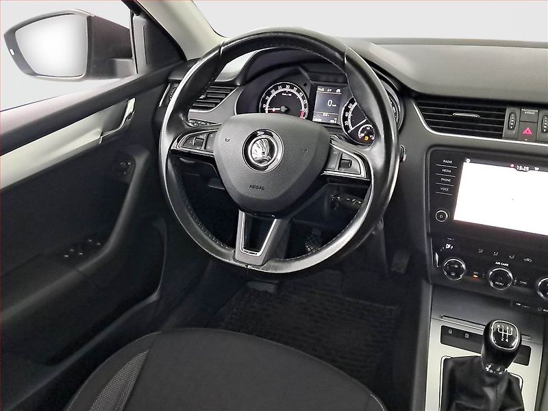 Škoda Octavia (2018) Ambition 1.6 TDI, Navi - fotka 7 z 17