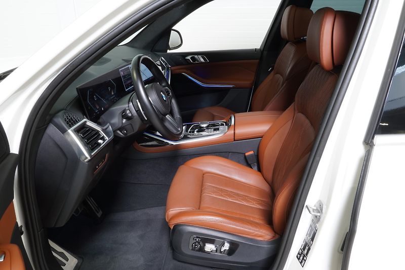 BMW X7 Xdrive40d,Mpaket,ČR,DPH,Tažné - fotka 20 z 44