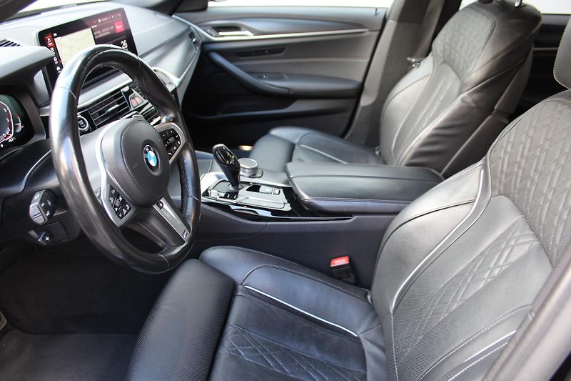 BMW Řada 5 540i xDrive - fotka 10 z 28