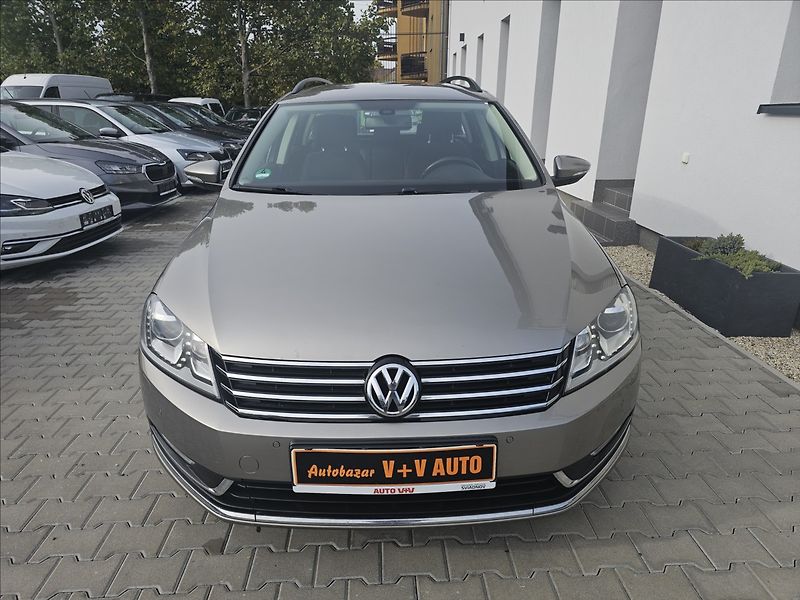 Volkswagen Passat B VII 1,4 TSi Comfortline - fotka 2 z 45