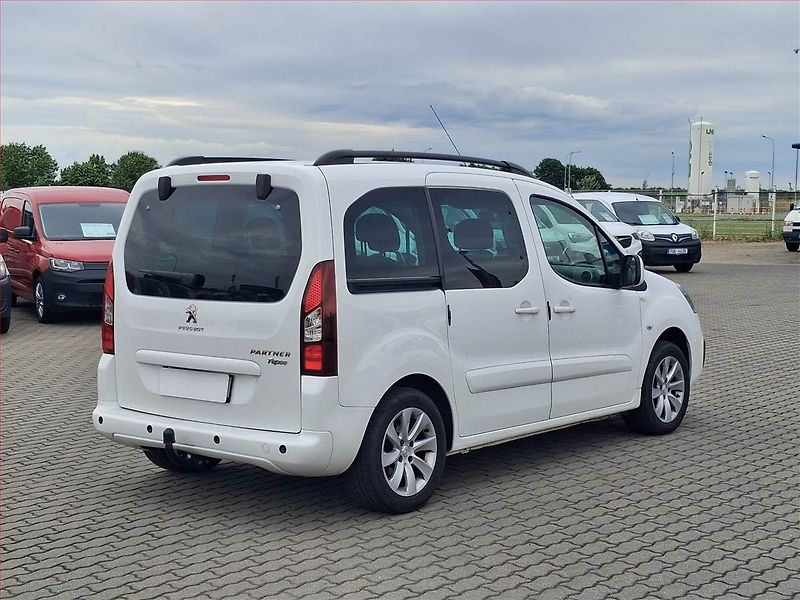Peugeot Partner (2018) Allure 1.6 BlueHDi, 5Míst, ČR - fotka 5 z 14