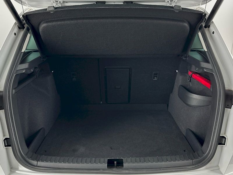 Škoda Karoq (2024) DSG 1.5TSI 110kW Selection Fre - fotka 24 z 28