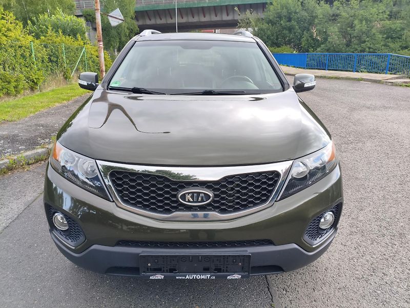 Kia Sorento (2011) 2,2 CRDI Sport 4x4 145Kw - fotka 9 z 28