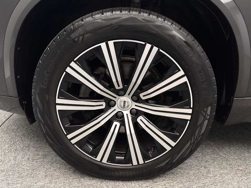 Volvo XC90 B5 AWD ULTIMATE AUT  - fotka 52 z 52