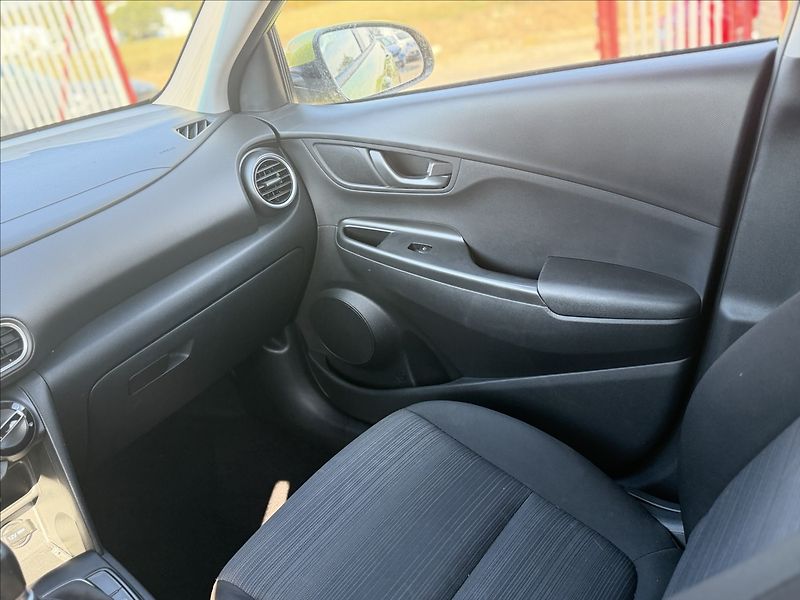 Hyundai Kona T-GDi 88kW SERVISKA - fotka 18 z 26