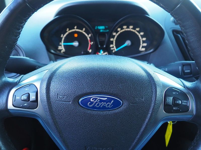 Ford Tourneo Courier (2015) 1.0i EcoBoost, 74 kW - fotka 20 z 34