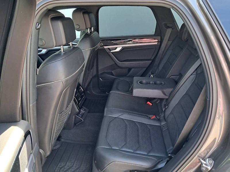 Volkswagen Touareg (2018) VW R-Line V6 3.0 TDI / 210 kW - fotka 21 z 29