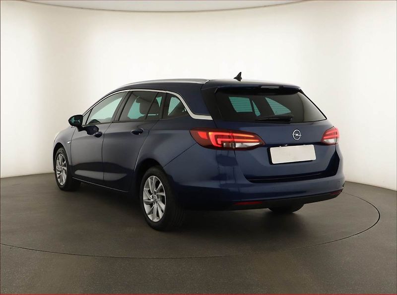 Opel Astra (2022) 1.5 CDTI, Automat, Serv.kniha - fotka 4 z 15