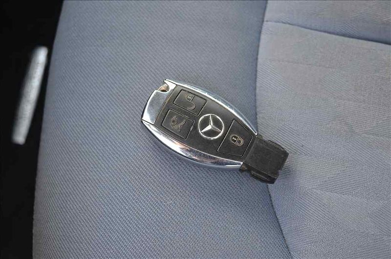 Mercedes-Benz CLK (2005) 200 KOMPRESOR ELEGANCE 120KW - fotka 18 z 24