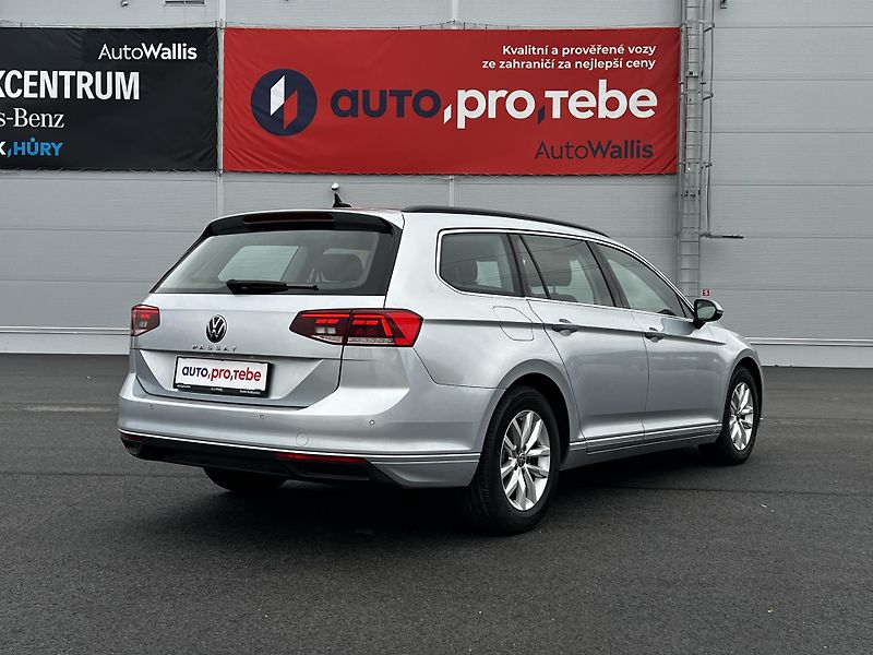 Volkswagen Passat 2.0TDI DSG 110kW 1.Maj DPH TZ - fotka 4 z 23