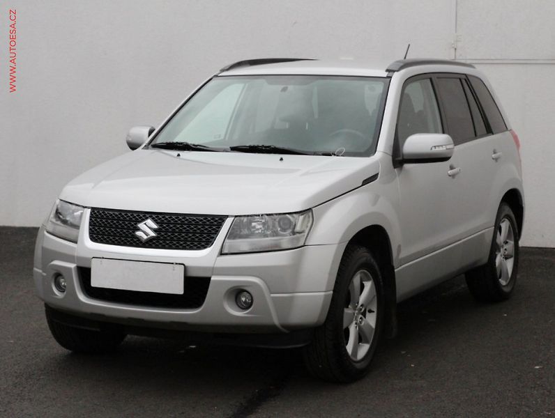 Suzuki Grand Vitara (2008) 2.0i 4x4, AC - fotka 3 z 3
